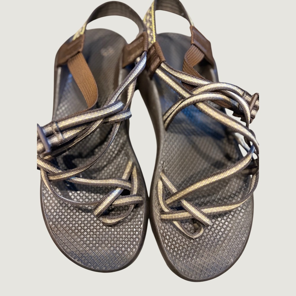 Chaco Z2 Classic Mens Sandals Brown Double Strap Toe Loop Vibram Sole